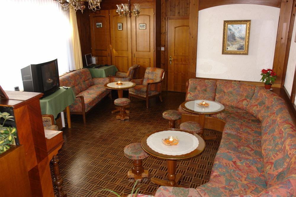 Hotel Rhodania Zermatt Exteriör bild